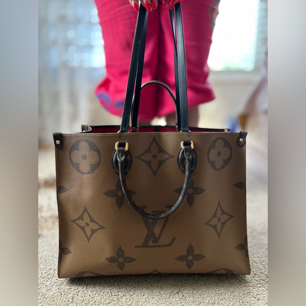 100% Authentic ON THE GO LOUIS VUITTON GM BAG PURCHASED FROM ACTUAL STOREFRONT